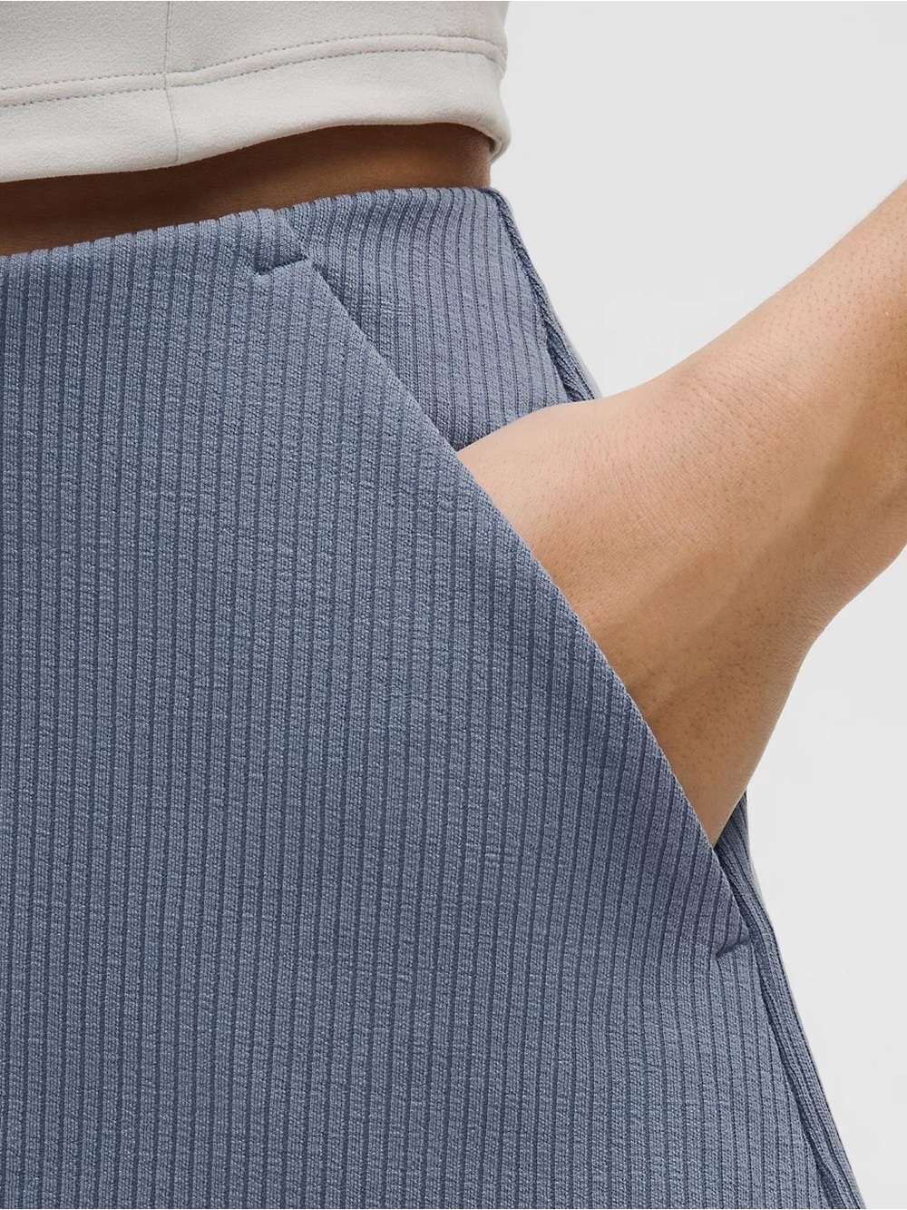 NWT Lululemon Ribbed Softstreme High-Rise 2” Short - Sz 6 - Picture 2 of 7